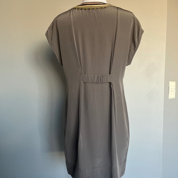 Trina Turk Silk Sheath Sleeveless Gray Leather Neck Embellishment Tunic Dress - Picture 7 of 14